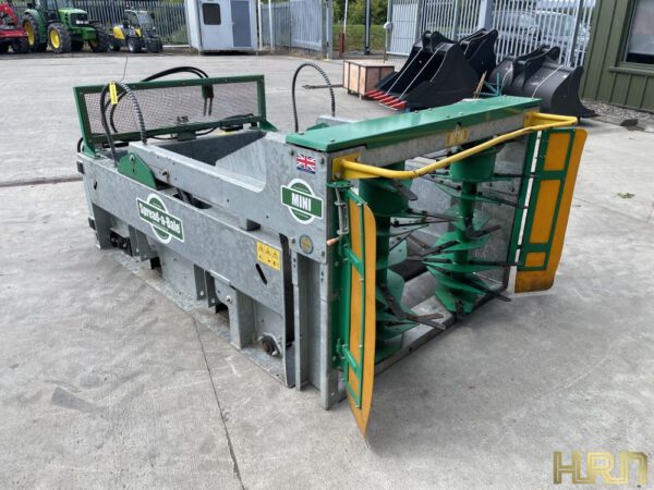 Spread-a-Bale Mini (2021) 12011906