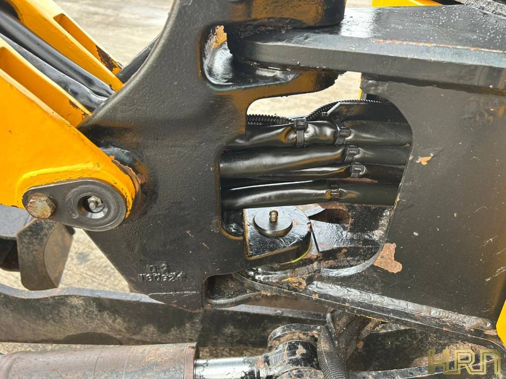 JCB 16C-1 (2019) 71036897 - Image 13