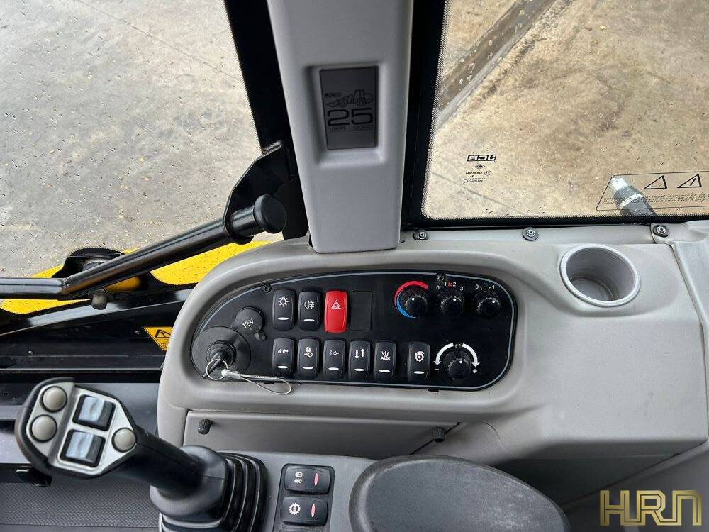 JCB TM320S (2020) 71037378 - Image 19