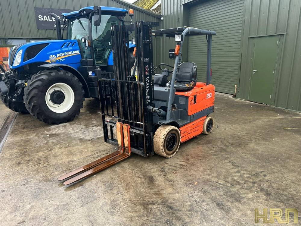 Toyota 2 tonne Electric Forklift (1999) 12012353 - Image 2