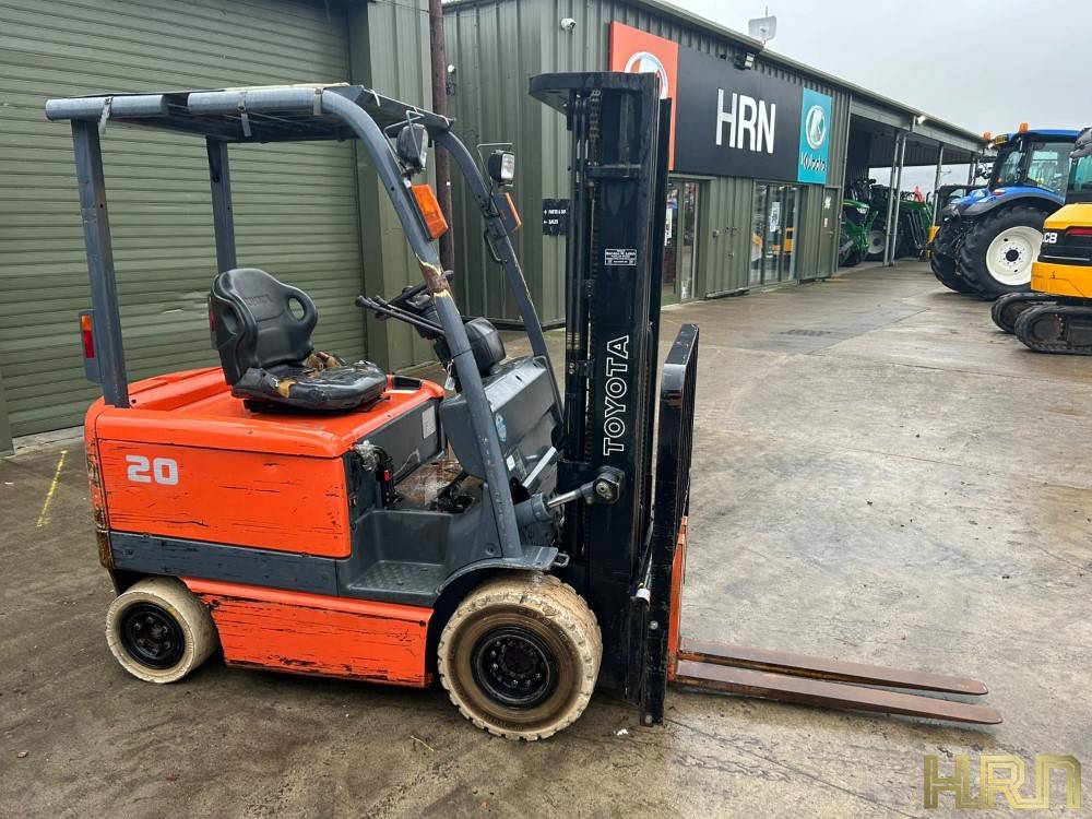 Toyota 2 tonne Electric Forklift (1999) 12012353 - Image 3