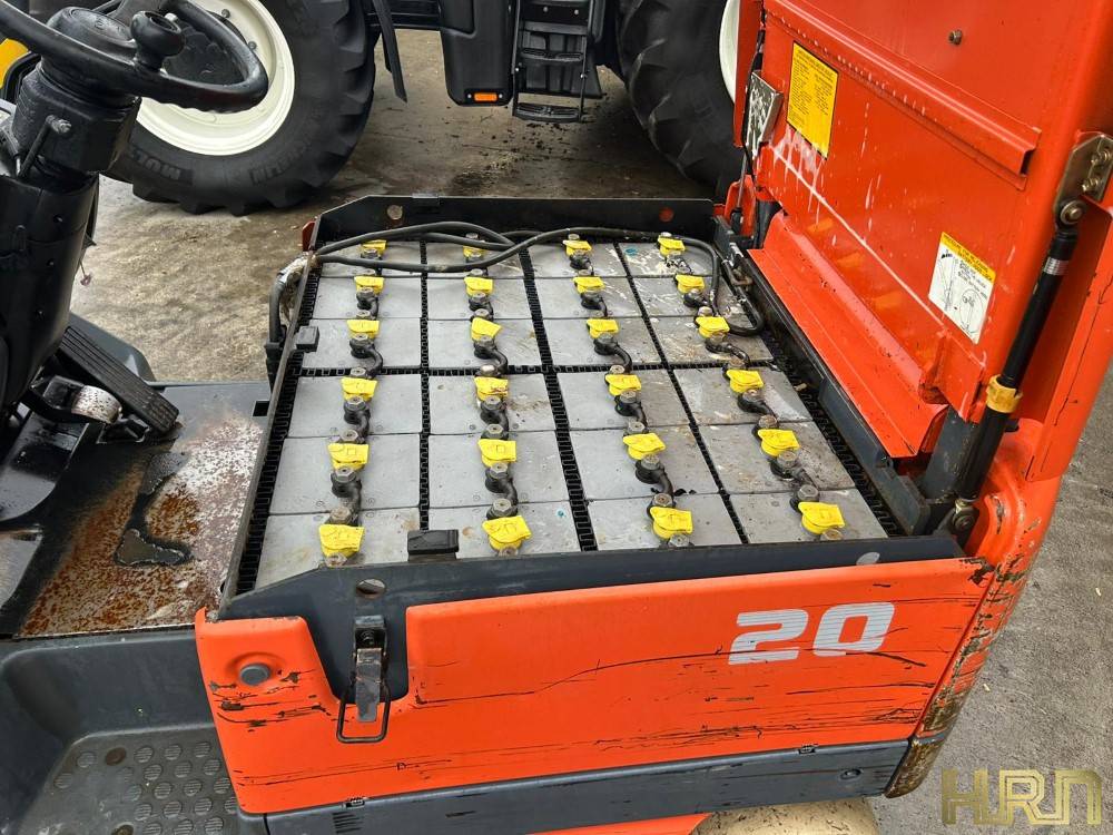 Toyota 2 tonne Electric Forklift (1999) 12012353 - Image 9