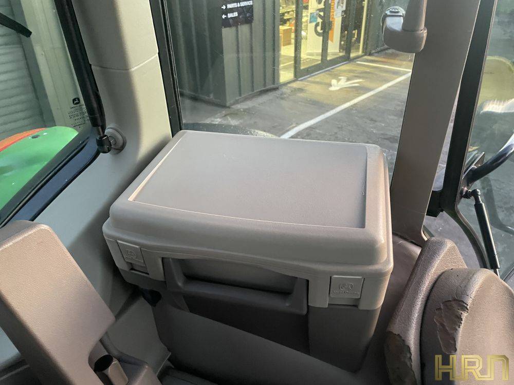 John Deere 6130M (2016) 12012315 - Image 17